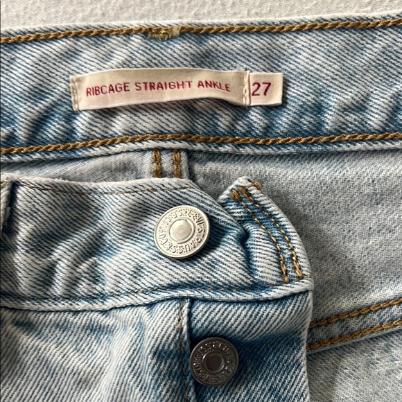 Levi's Ribcage Straight Ankle Jeans - Picture 4 of 6